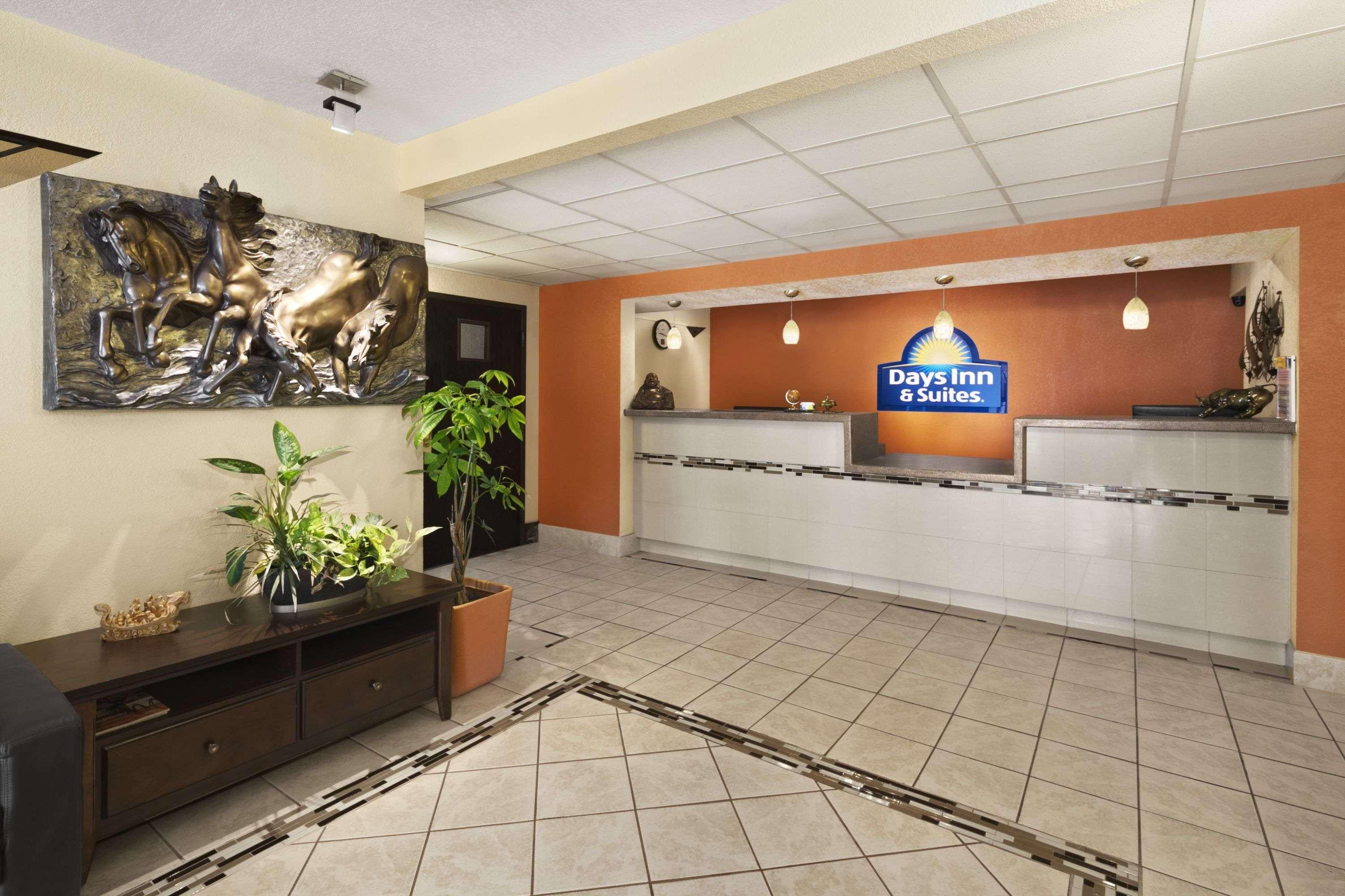 Days Inn & Suites By Wyndham Stevens Point Exteriér fotografie