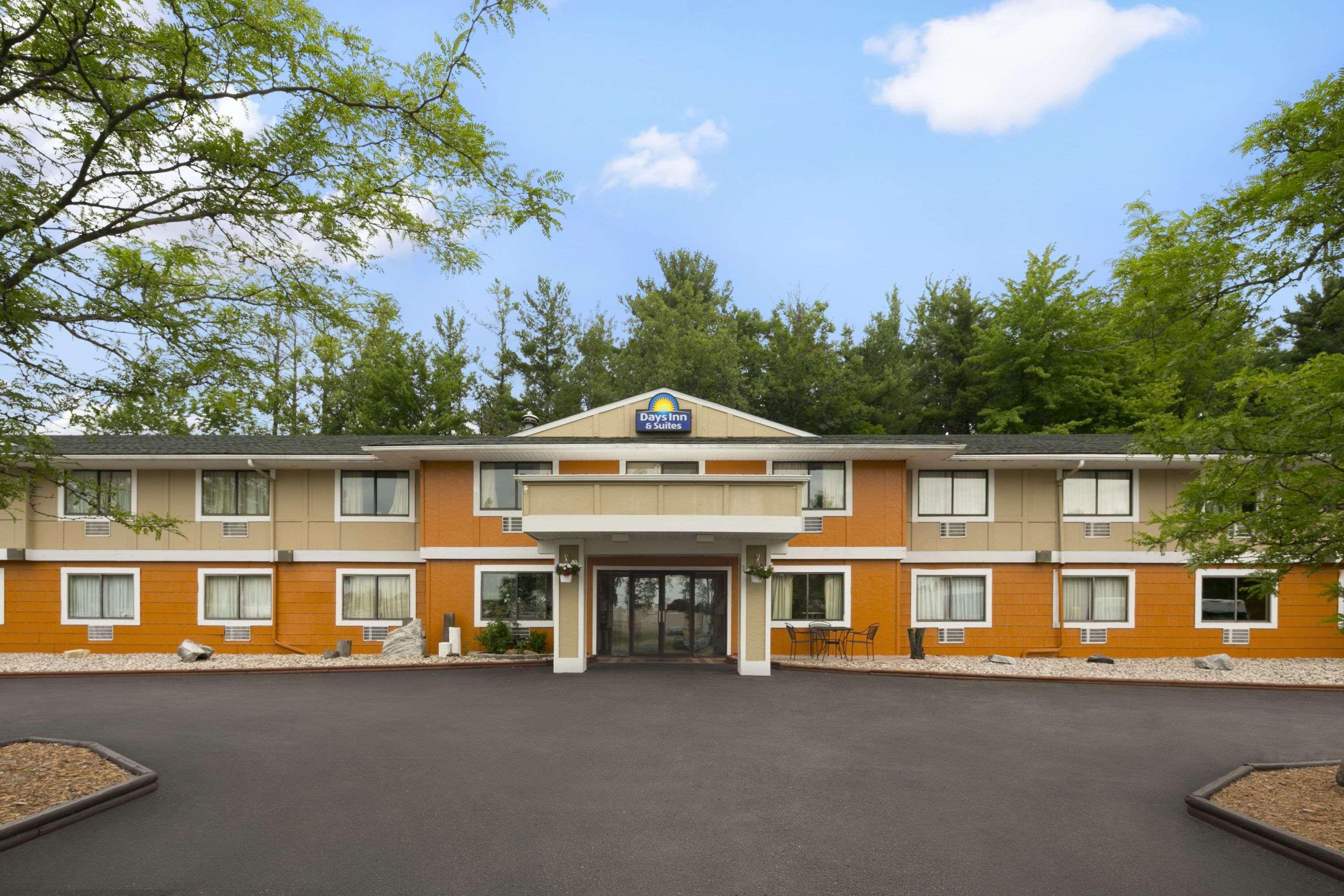 Days Inn & Suites By Wyndham Stevens Point Exteriér fotografie
