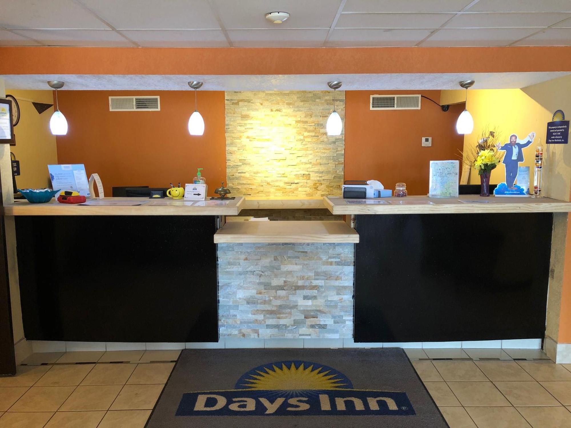 Days Inn & Suites By Wyndham Stevens Point Exteriér fotografie