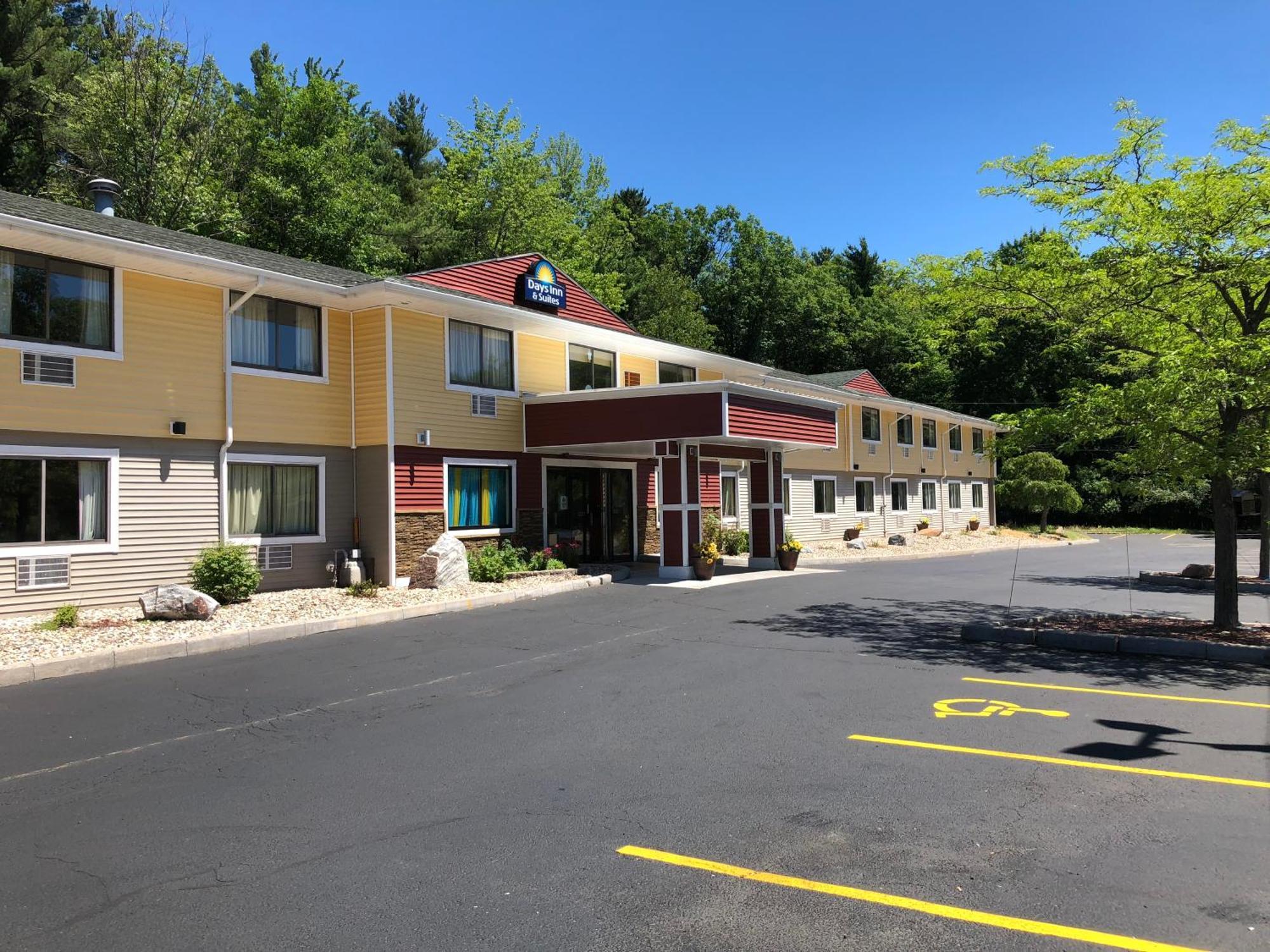 Days Inn & Suites By Wyndham Stevens Point Exteriér fotografie