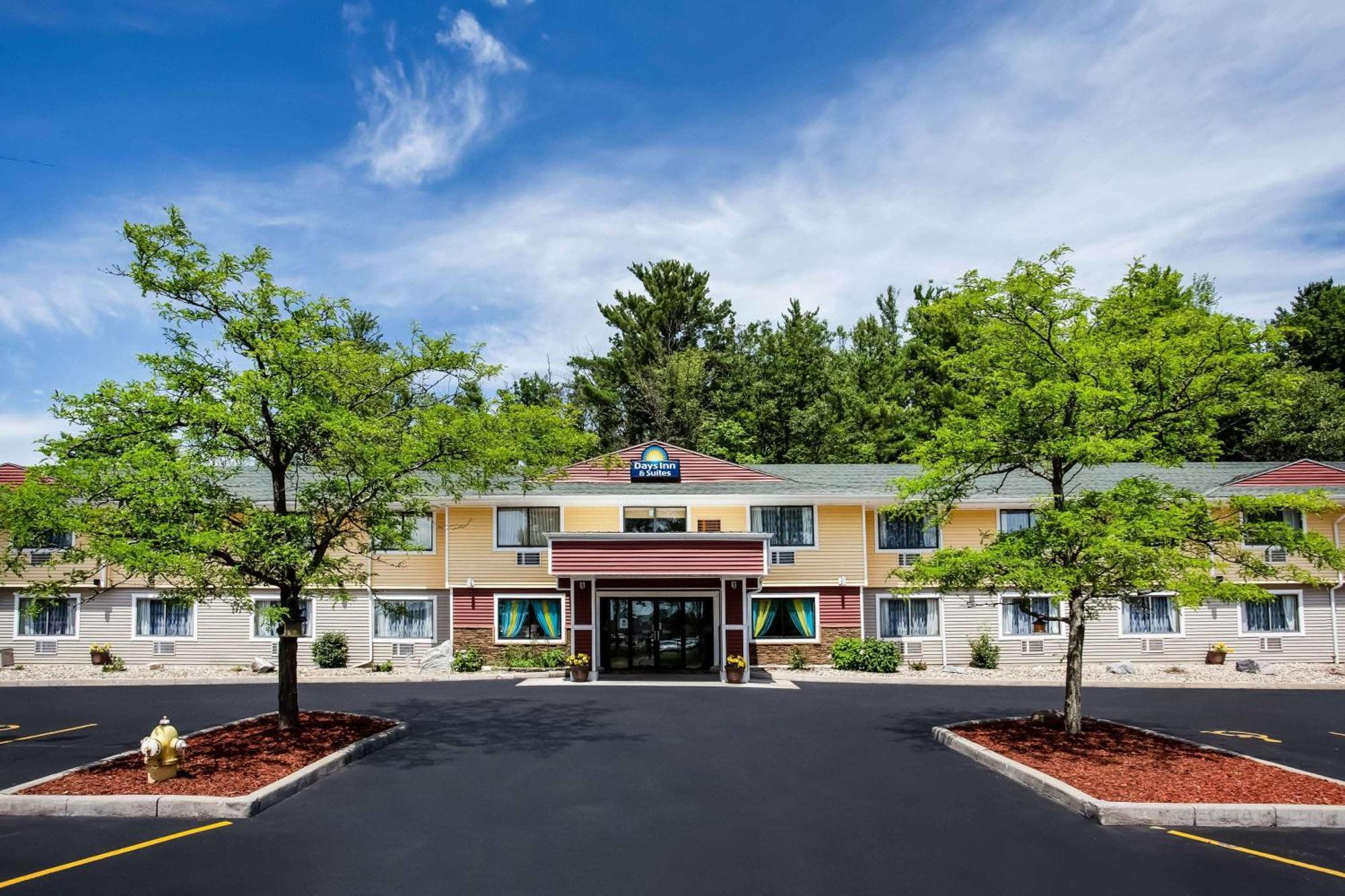 Days Inn & Suites By Wyndham Stevens Point Exteriér fotografie