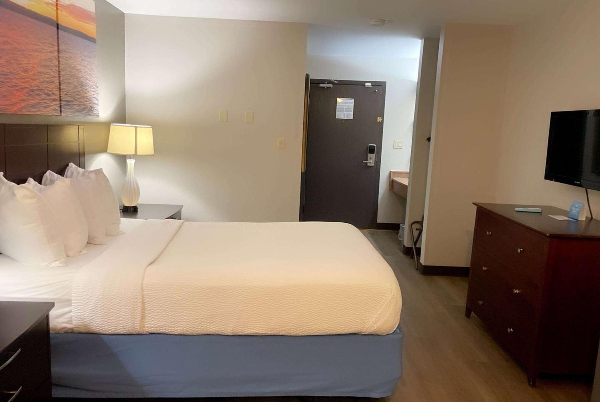 Days Inn & Suites By Wyndham Stevens Point Exteriér fotografie