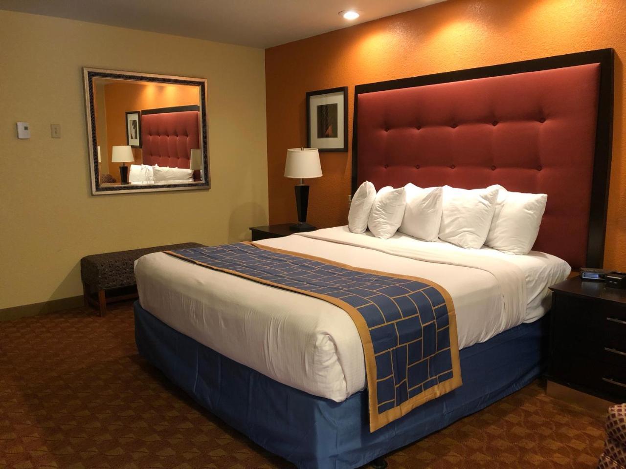 Days Inn & Suites By Wyndham Stevens Point Exteriér fotografie